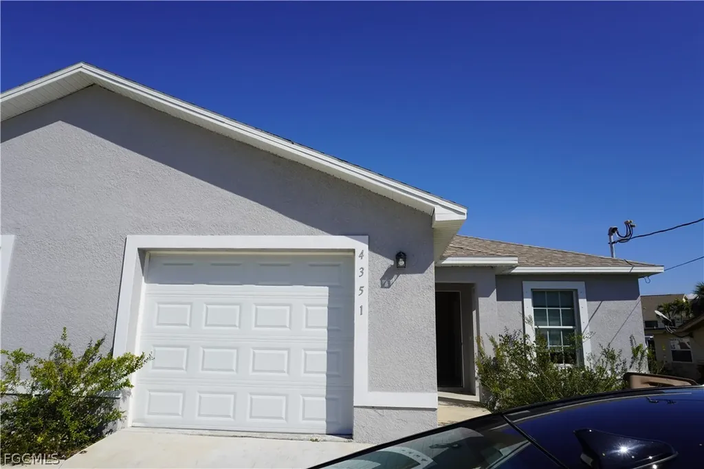 4351 Country Club Boulevard Cape Coral FL 33904