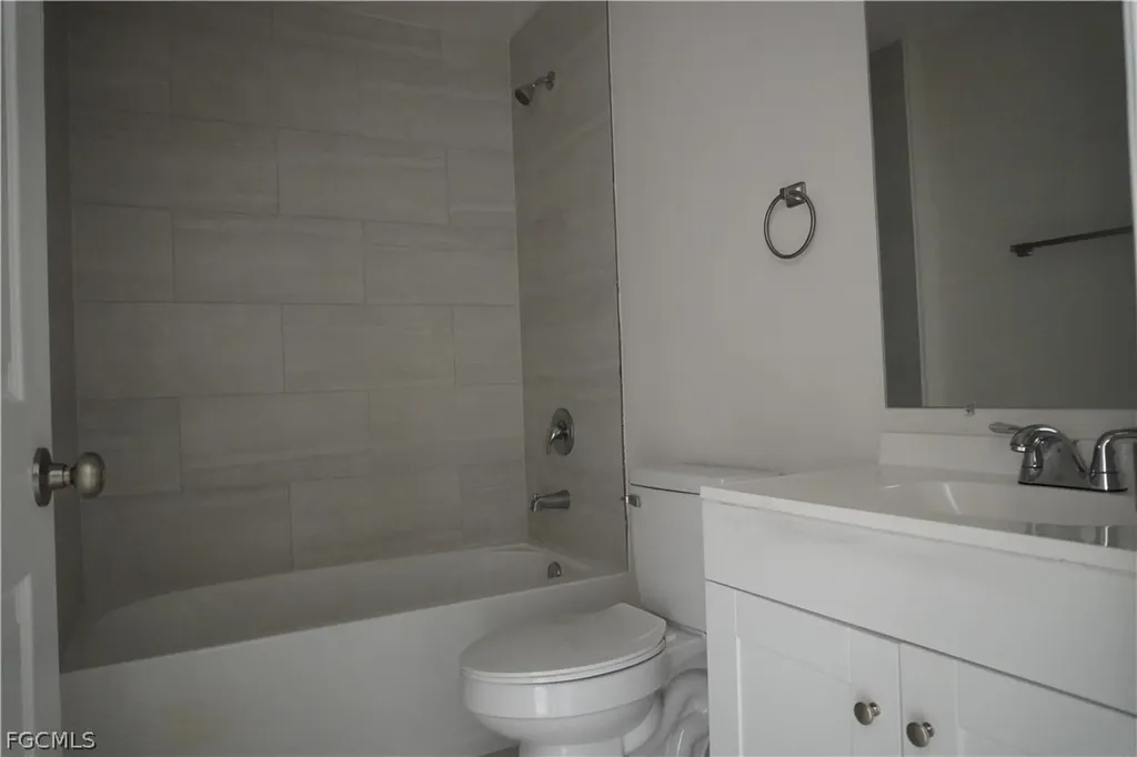 4351 Country Club Boulevard Cape Coral FL 33904