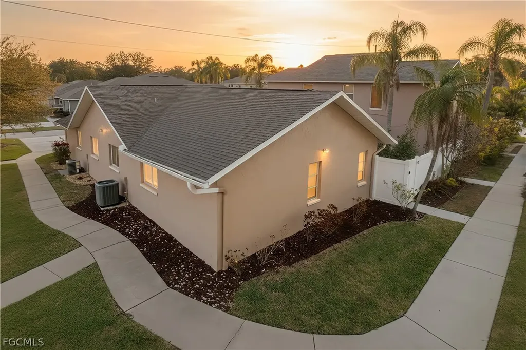 1031 SE 8th Terrace Cape Coral FL 33990