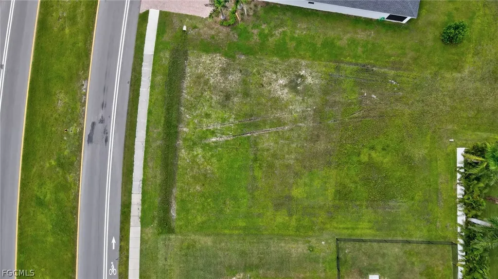 2536 Surfside Boulevard Cape Coral FL 33914