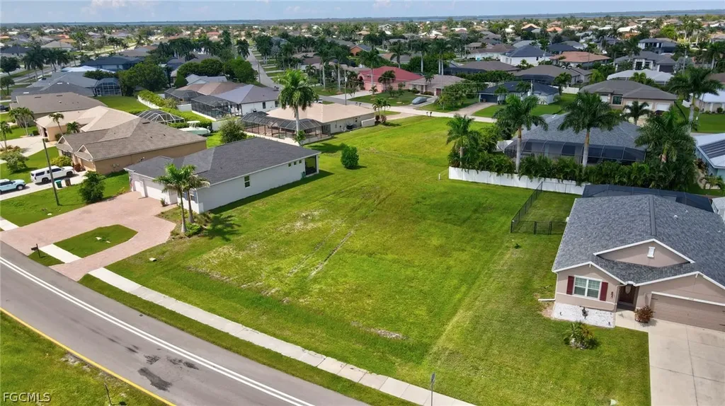 2536 Surfside Boulevard Cape Coral FL 33914