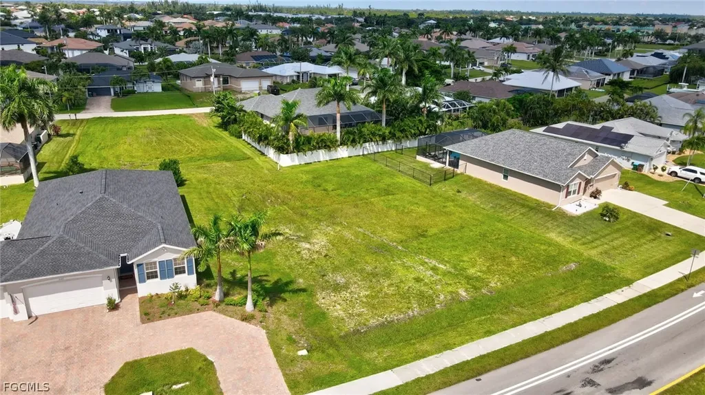 2536 Surfside Boulevard Cape Coral FL 33914