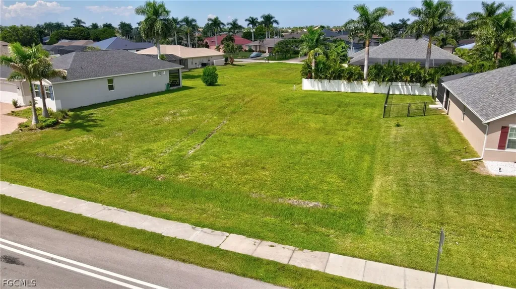 2536 Surfside Boulevard Cape Coral FL 33914