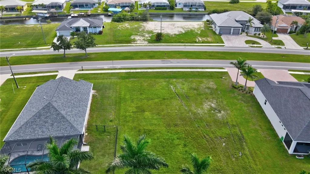 2536 Surfside Boulevard Cape Coral FL 33914