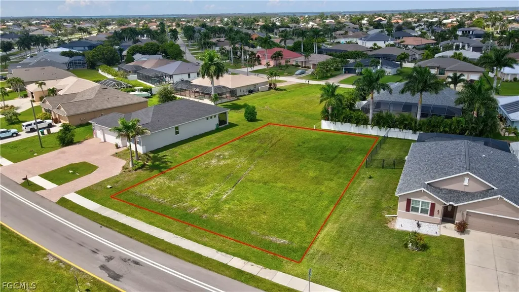 2536 Surfside Boulevard Cape Coral FL 33914