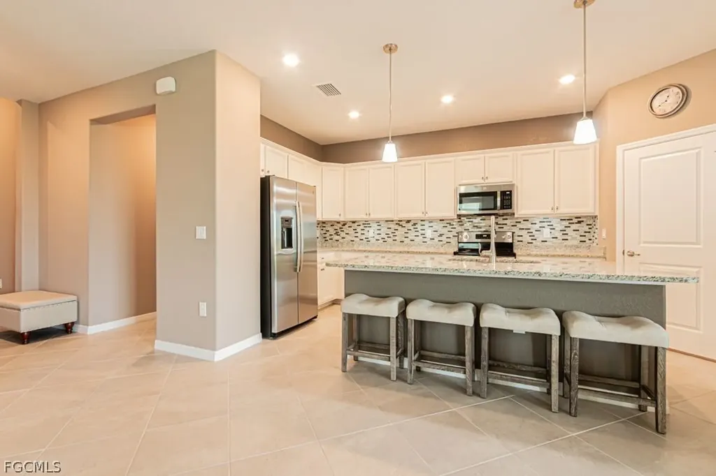 3943 E Hampton Circle Alva FL 33920