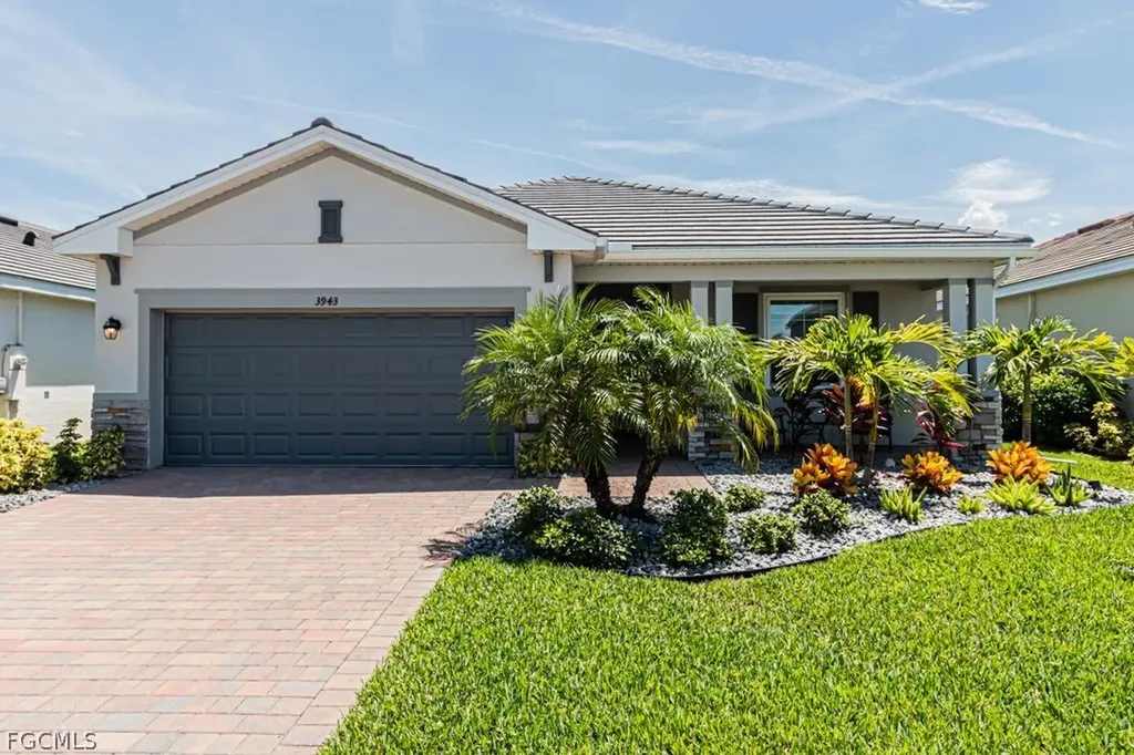 3943 E Hampton Circle Alva FL 33920