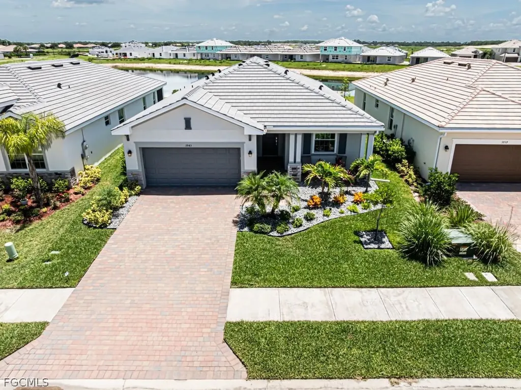 3943 E Hampton Circle Alva FL 33920