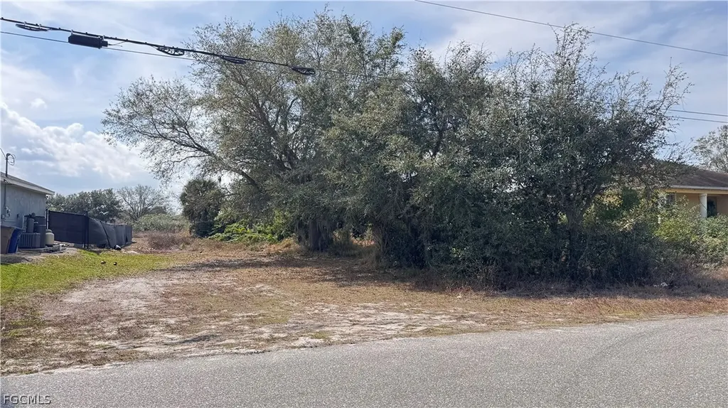 480 Redwing Street Lehigh Acres FL 33974