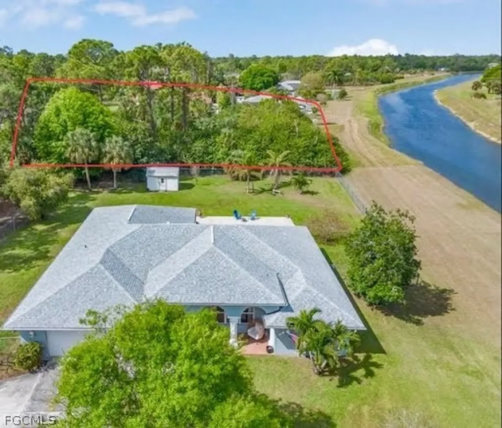 1106 Dorothy Avenue N Lehigh Acres FL 33971