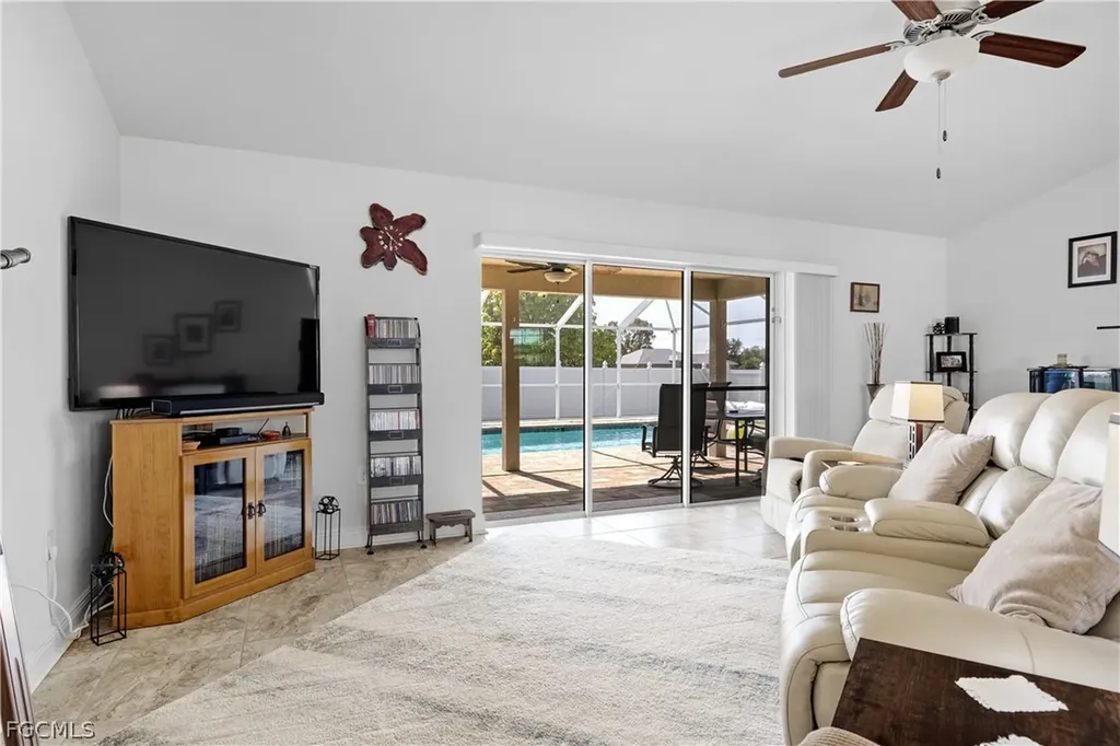 2801 NW 2nd Place Cape Coral FL 33993