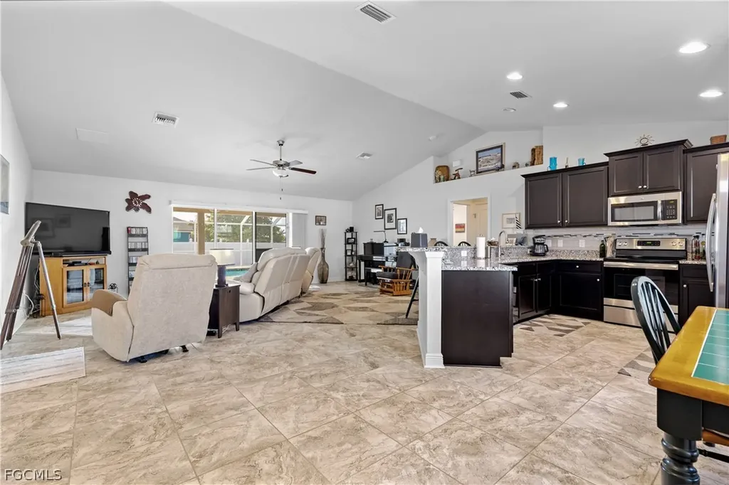 2801 NW 2nd Place Cape Coral FL 33993