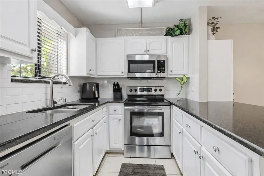 5258 Cedarbend Drive Fort Myers FL 33919
