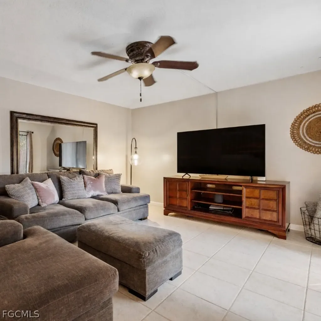 5258 Cedarbend Drive Fort Myers FL 33919