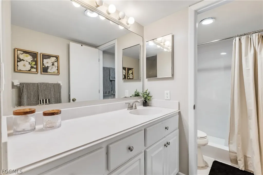 5258 Cedarbend Drive Fort Myers FL 33919