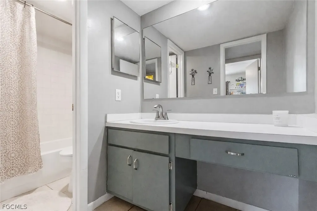5258 Cedarbend Drive Fort Myers FL 33919