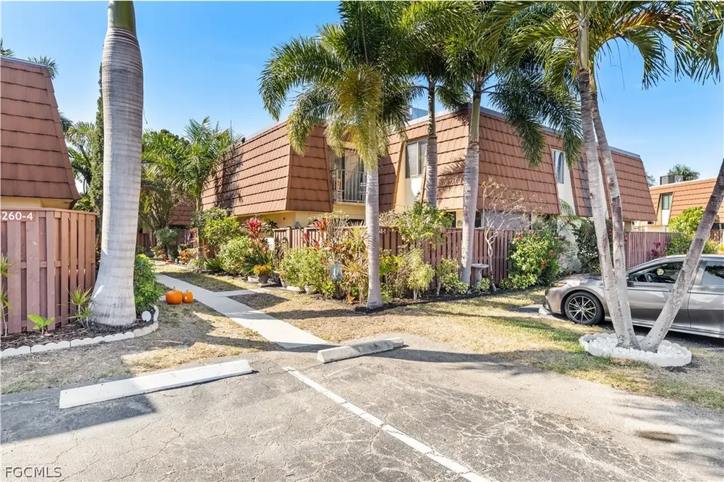 5258 Cedarbend Drive Fort Myers FL 33919