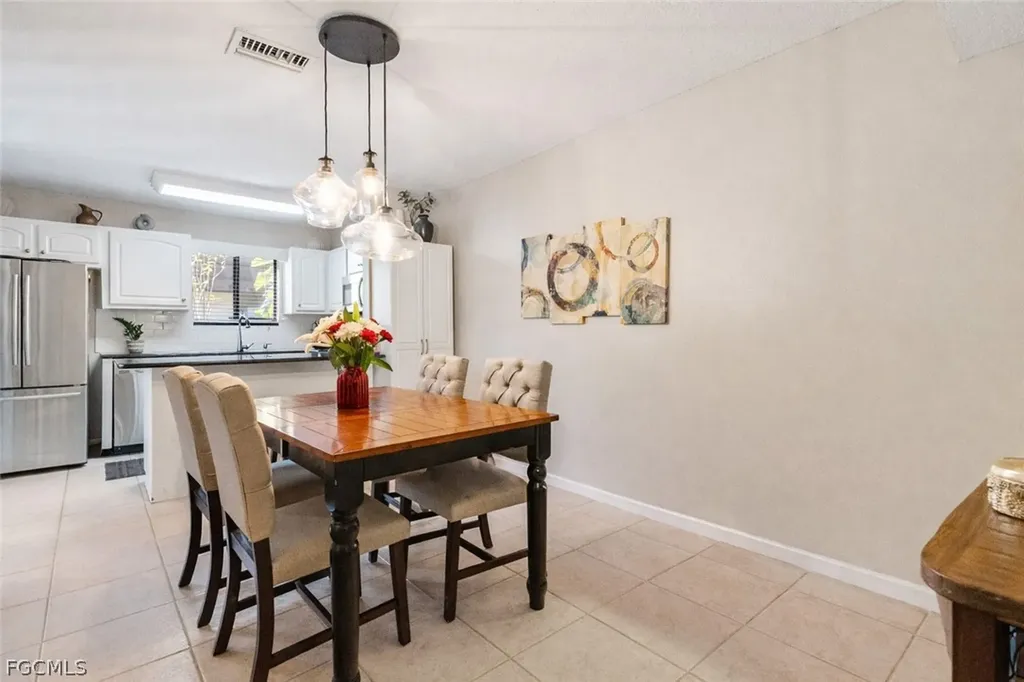 5258 Cedarbend Drive Fort Myers FL 33919