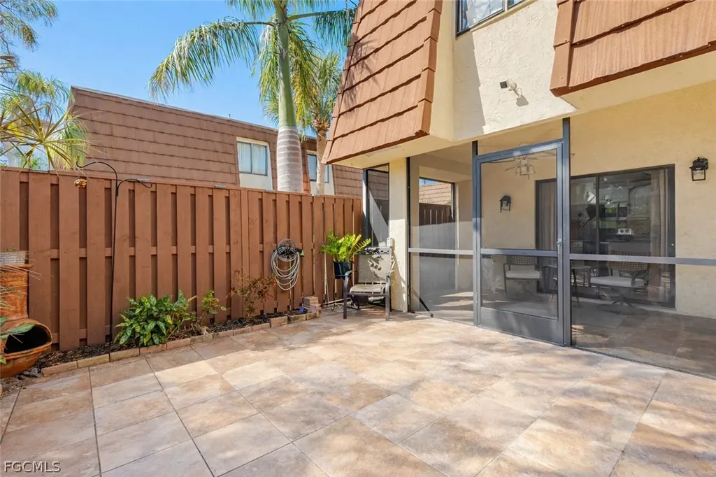 5258 Cedarbend Drive Fort Myers FL 33919