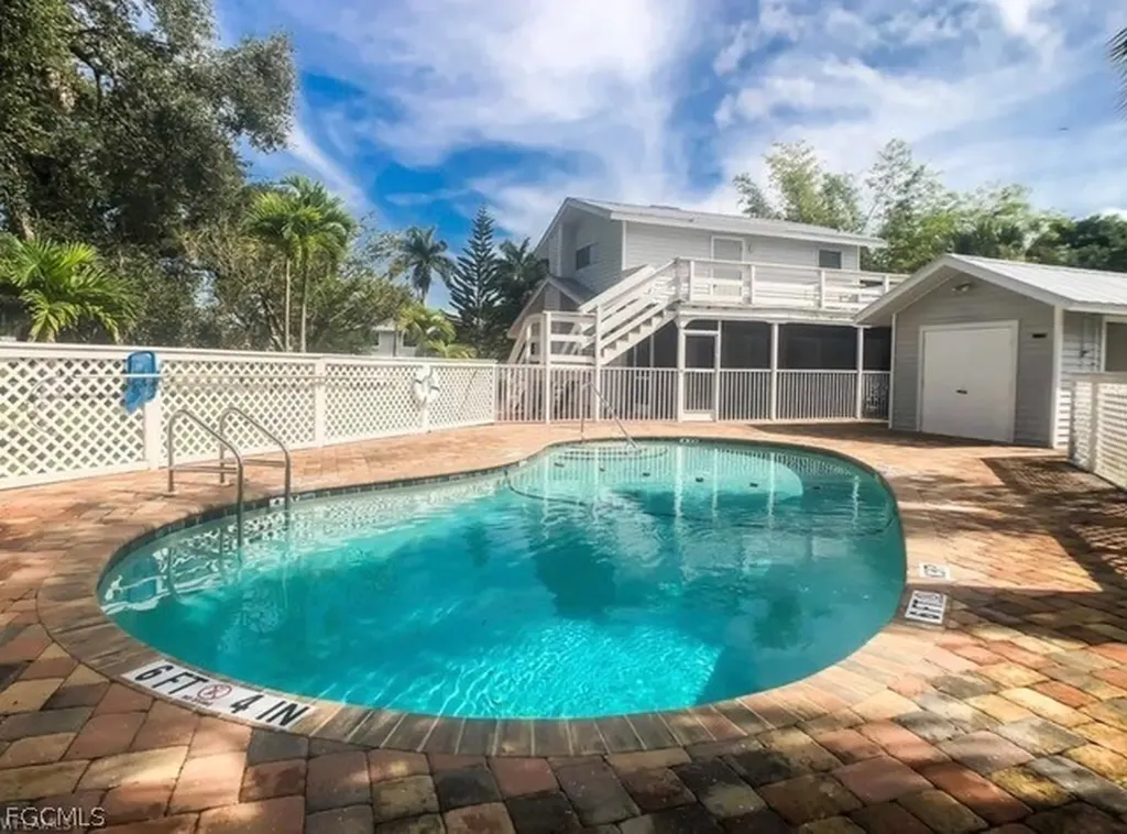 7668 Myrsine Circle Bokeelia FL 33922