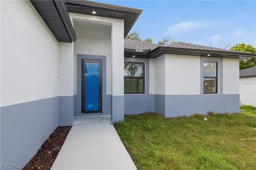 2715 28th Street W Lehigh Acres FL 33971