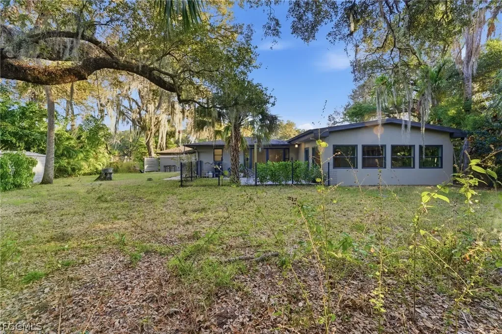 13101 Idylwild Road Fort Myers FL 33905