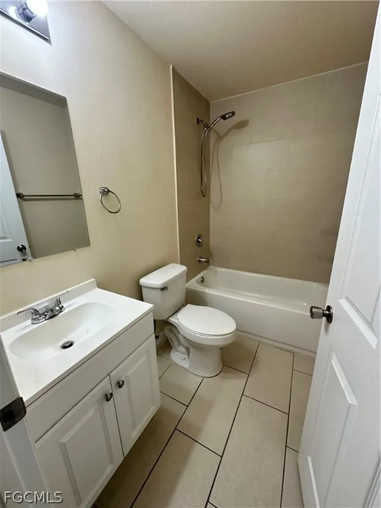 4521 SW 9th Avenue Cape Coral FL 33914