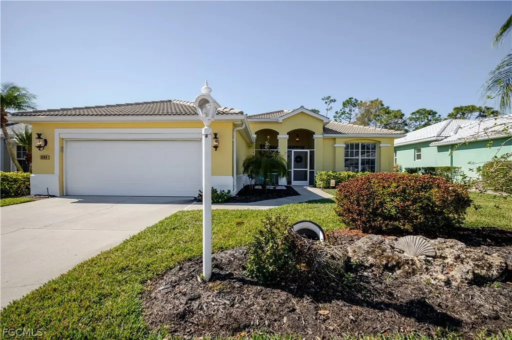 2040 Embarcadero Way North Fort Myers FL 33917