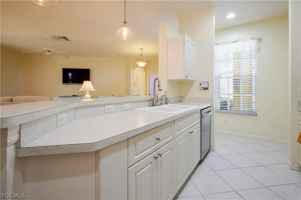 2040 Embarcadero Way North Fort Myers FL 33917