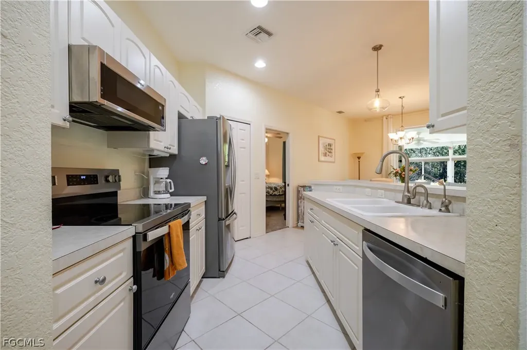 2040 Embarcadero Way North Fort Myers FL 33917