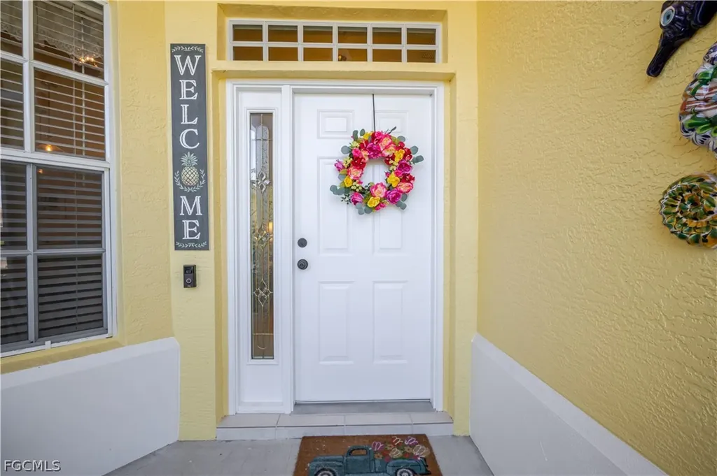 2040 Embarcadero Way North Fort Myers FL 33917