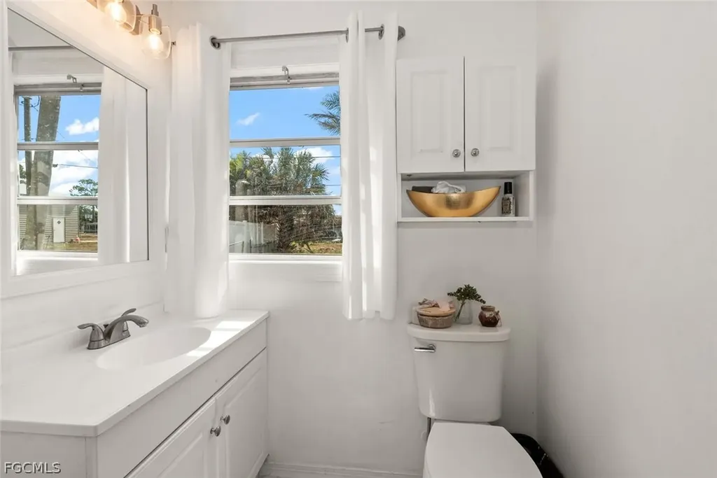 243 Lakeview Drive North Fort Myers FL 33917