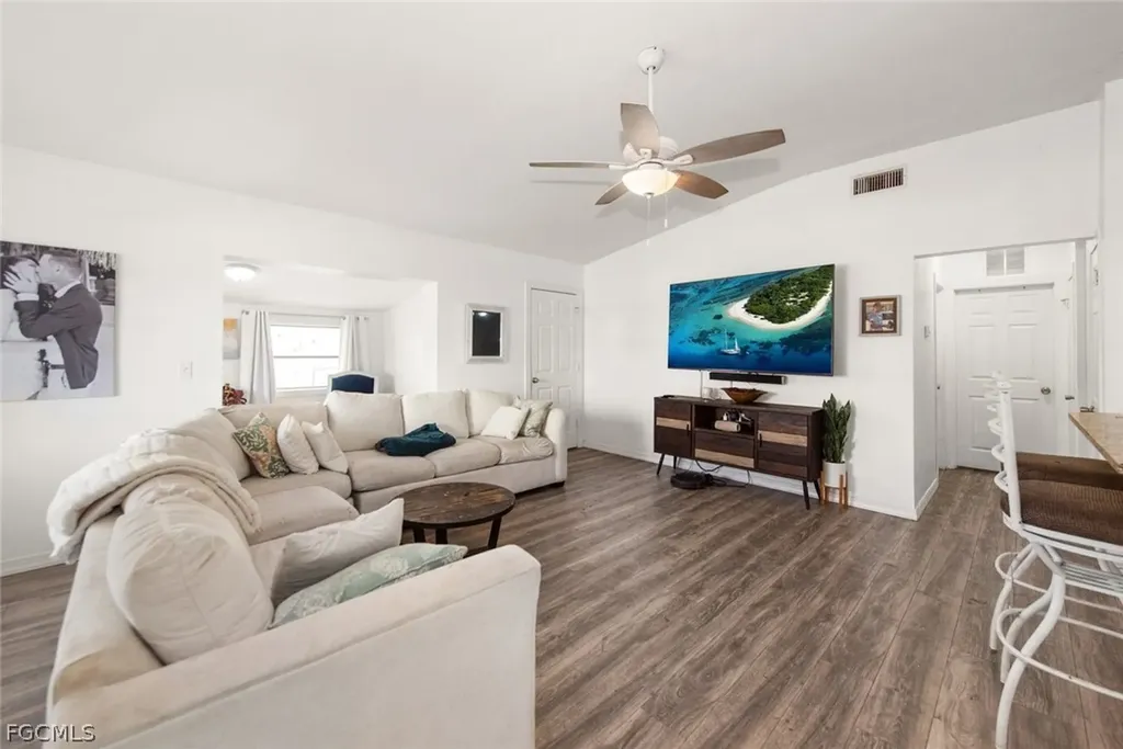 243 Lakeview Drive North Fort Myers FL 33917