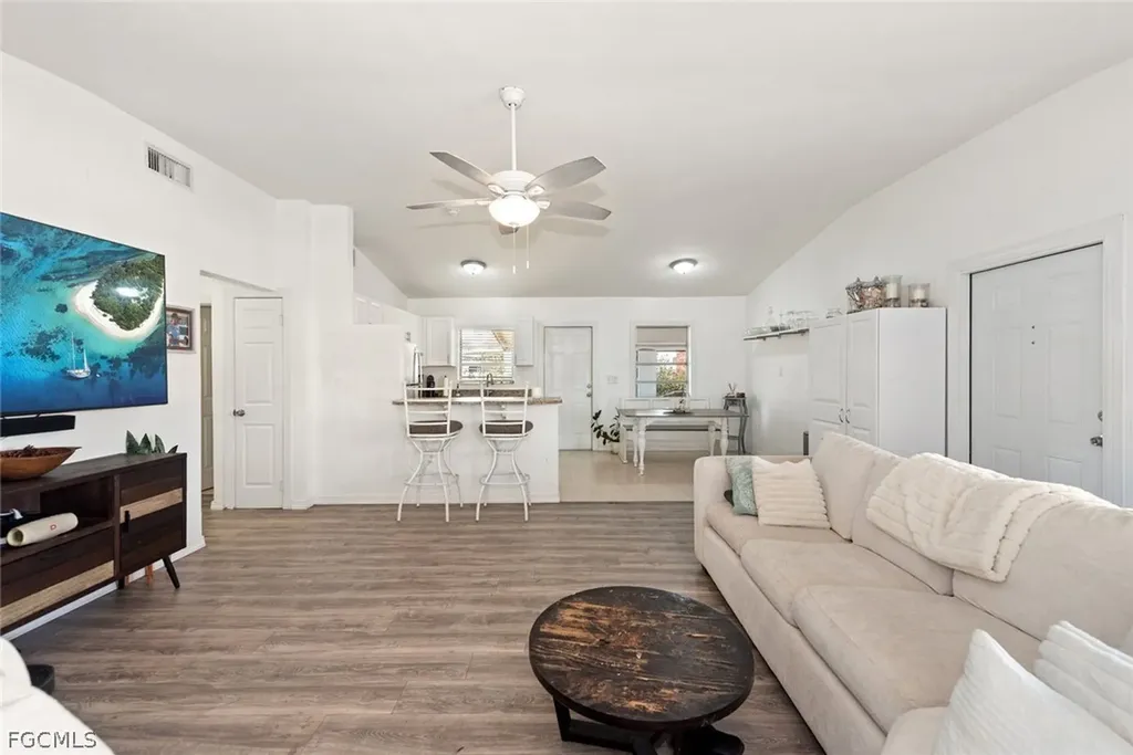 243 Lakeview Drive North Fort Myers FL 33917