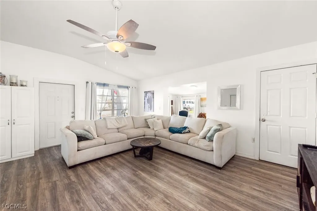243 Lakeview Drive North Fort Myers FL 33917