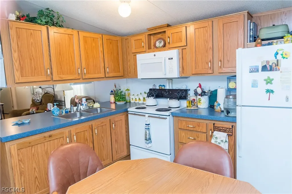 12130 Palm Drive Fort Myers FL 33908