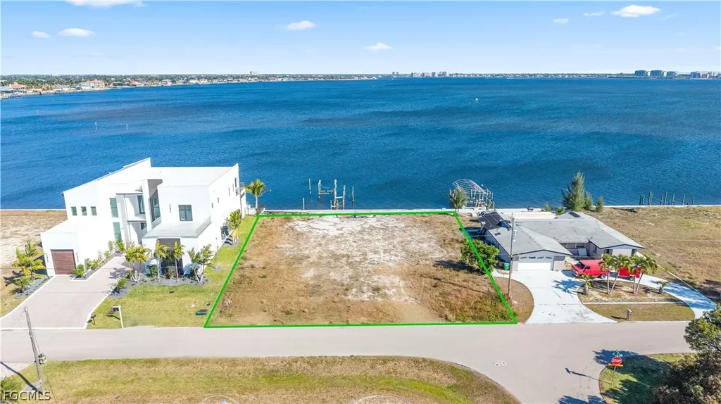 5837 SW 1st Avenue Cape Coral FL 33914