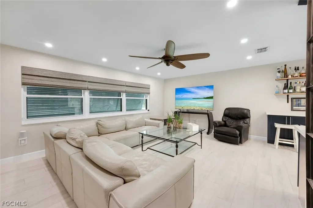 419 Pinecrest Court Cape Coral FL 33904