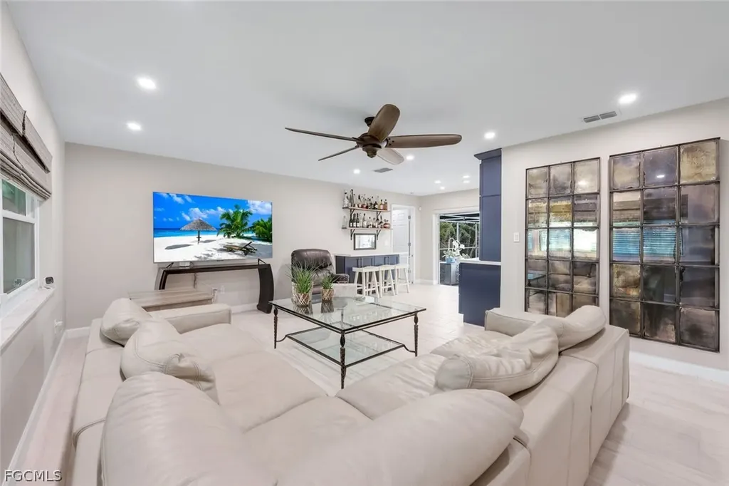 419 Pinecrest Court Cape Coral FL 33904