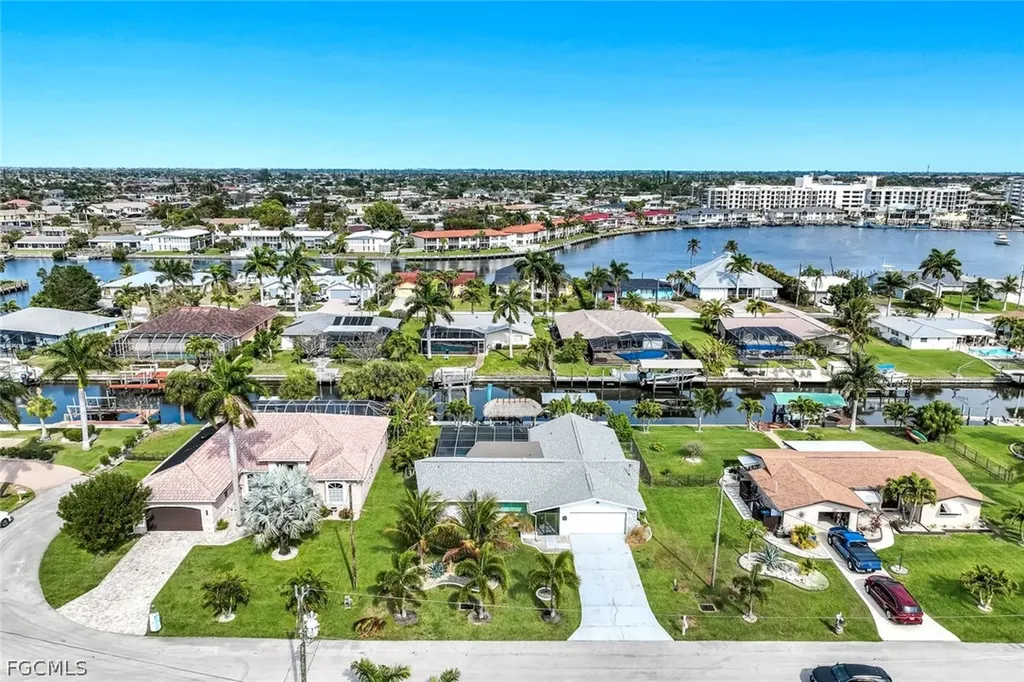 419 Pinecrest Court Cape Coral FL 33904