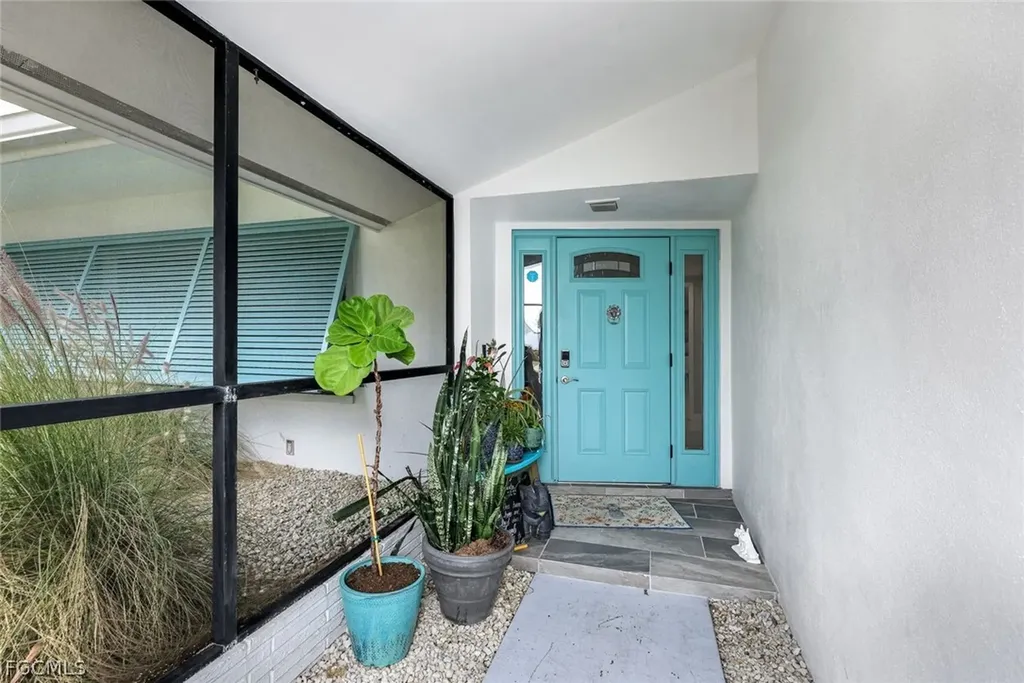 419 Pinecrest Court Cape Coral FL 33904