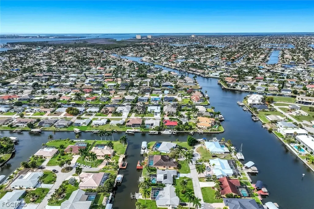 419 Pinecrest Court Cape Coral FL 33904