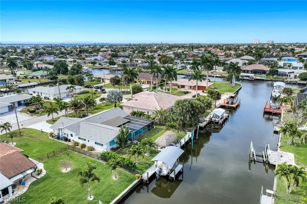 419 Pinecrest Court Cape Coral FL 33904