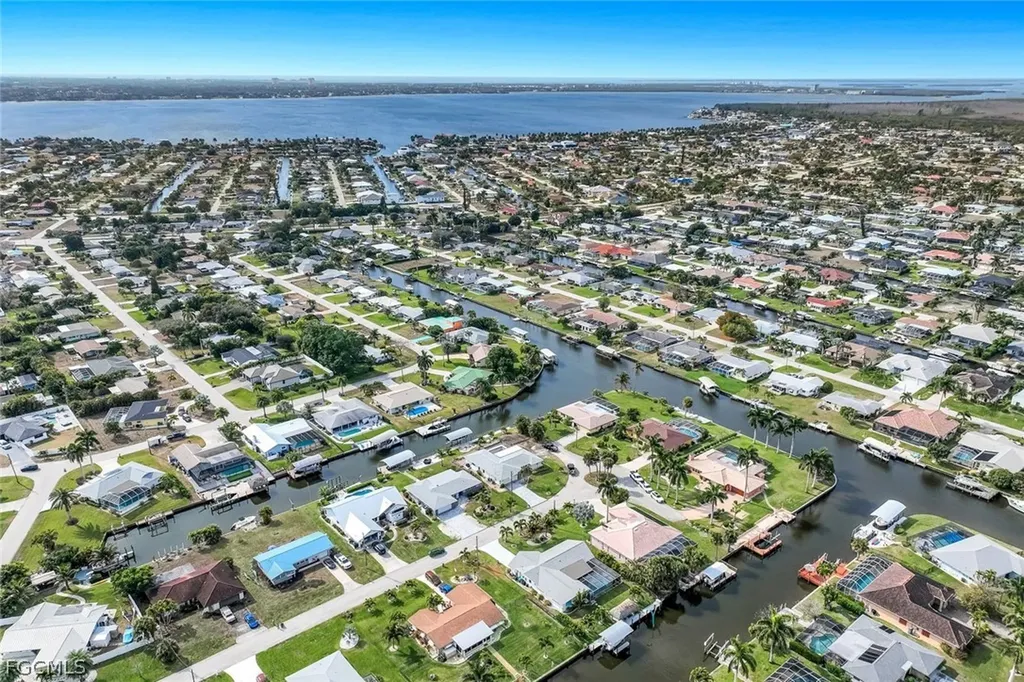 419 Pinecrest Court Cape Coral FL 33904