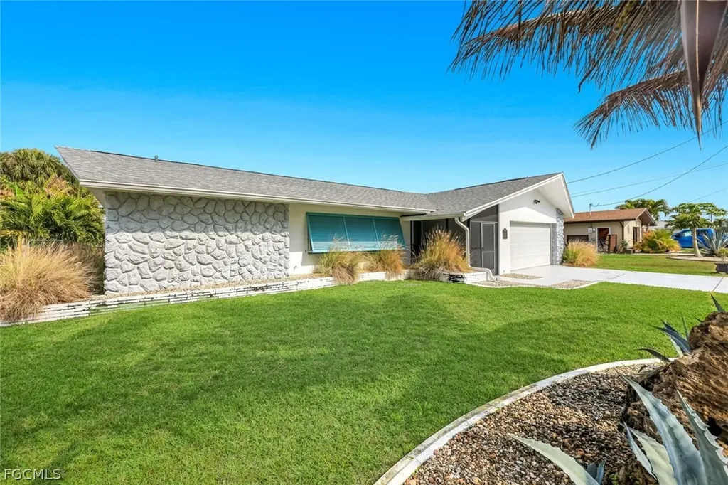 419 Pinecrest Court Cape Coral FL 33904