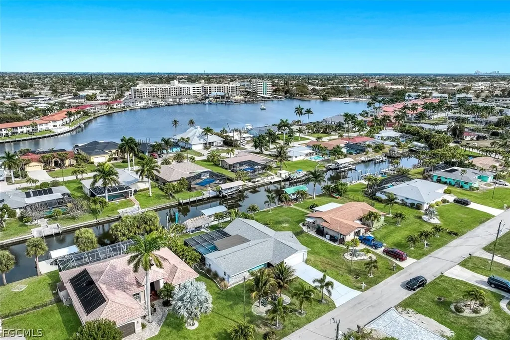 419 Pinecrest Court Cape Coral FL 33904