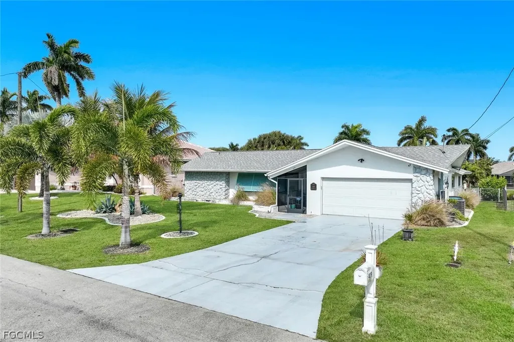 419 Pinecrest Court Cape Coral FL 33904