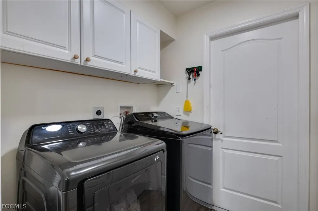 1707 SW 3rd Street Cape Coral FL 33991