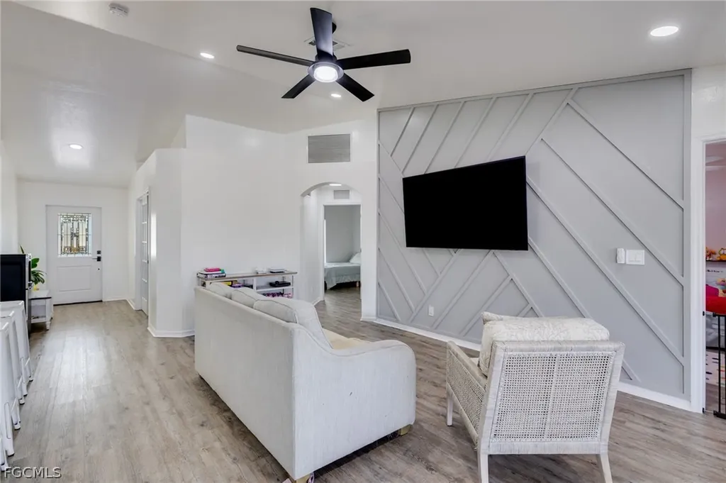 1707 SW 3rd Street Cape Coral FL 33991