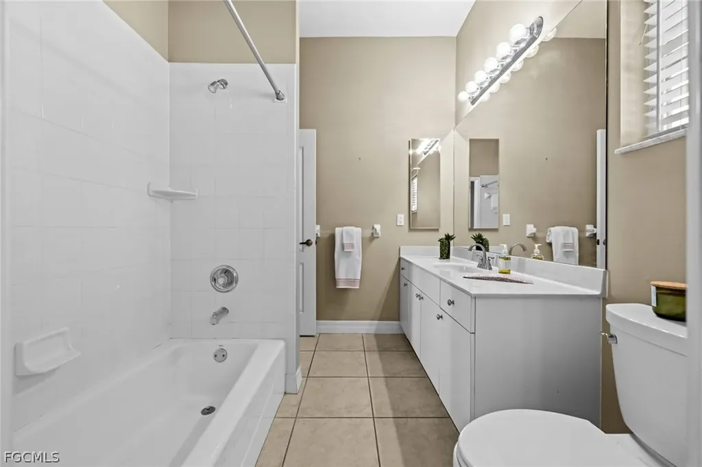 410 SE 20th Court Cape Coral FL 33990